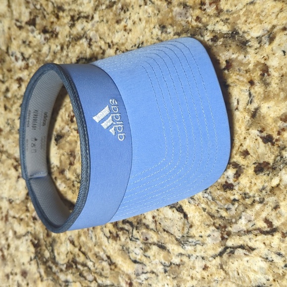 Adidas aeroready visor one size fits all - Picture 1 of 3